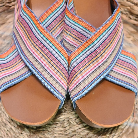 EUC Rocket Dog Criss-cross Wedges size 9.5 - Picture 6 of 9